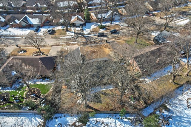 8319 E 107th Place S, Tulsa, OK 74133