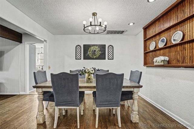 8319 E 107th Place S, Tulsa, OK 74133