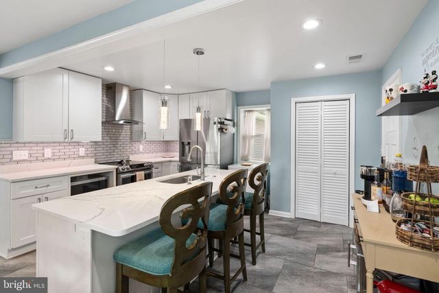 608 NE BLUE RIDGE AVE NE, Leesburg, VA 20176