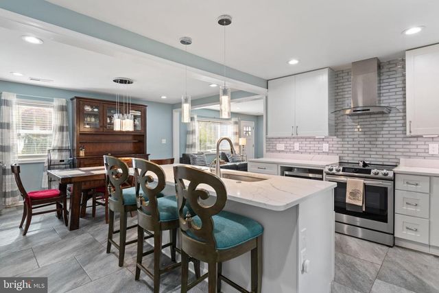 608 NE BLUE RIDGE AVE NE, Leesburg, VA 20176