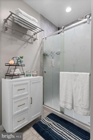 608 NE BLUE RIDGE AVE NE, Leesburg, VA 20176