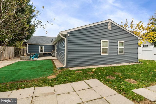 608 NE BLUE RIDGE AVE NE, Leesburg, VA 20176