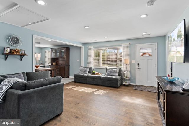 608 NE BLUE RIDGE AVE NE, Leesburg, VA 20176