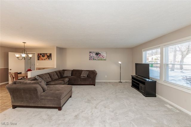 3757 Seneca Street, Stow, OH 44224