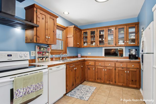 22665 W DEPOT Street, Antioch, IL 60002