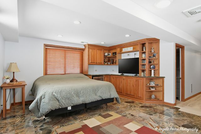 22665 W DEPOT Street, Antioch, IL 60002