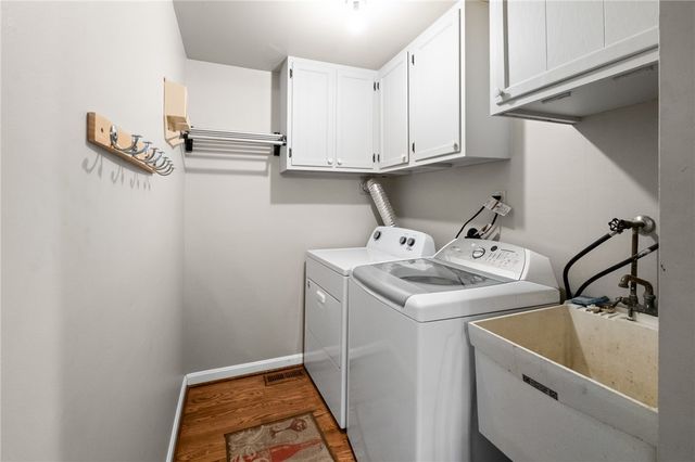109 Marshall Dr, Mt Lebanon, PA 15228