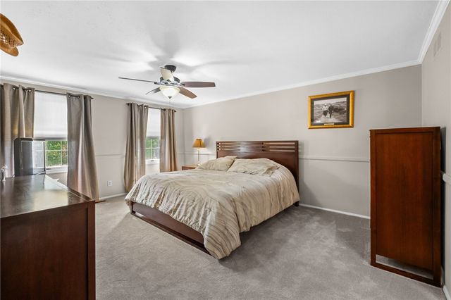 109 Marshall Dr, Mt Lebanon, PA 15228