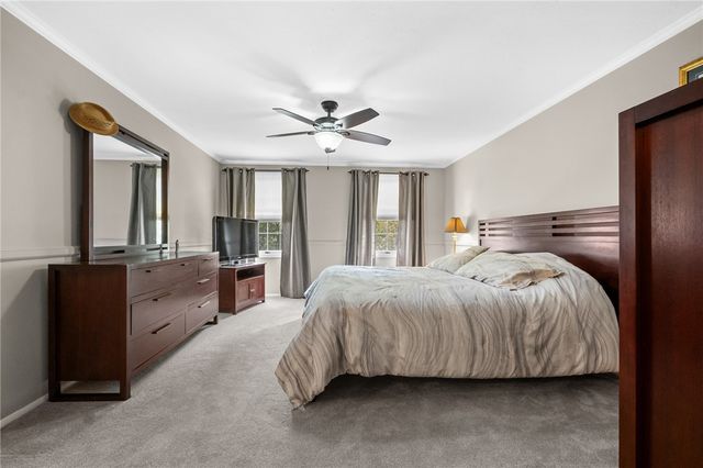 109 Marshall Dr, Mt Lebanon, PA 15228