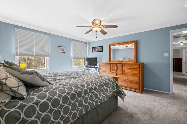109 Marshall Dr, Mt Lebanon, PA 15228