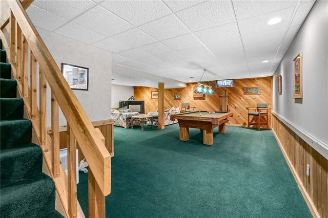 109 Marshall Dr, Mt Lebanon, PA 15228