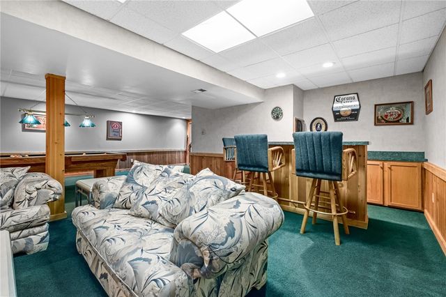 109 Marshall Dr, Mt Lebanon, PA 15228