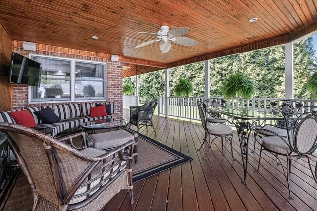 109 Marshall Dr, Mt Lebanon, PA 15228
