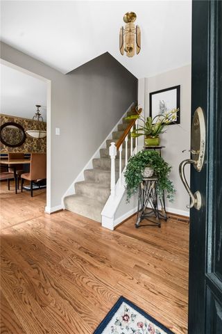 109 Marshall Dr, Mt Lebanon, PA 15228