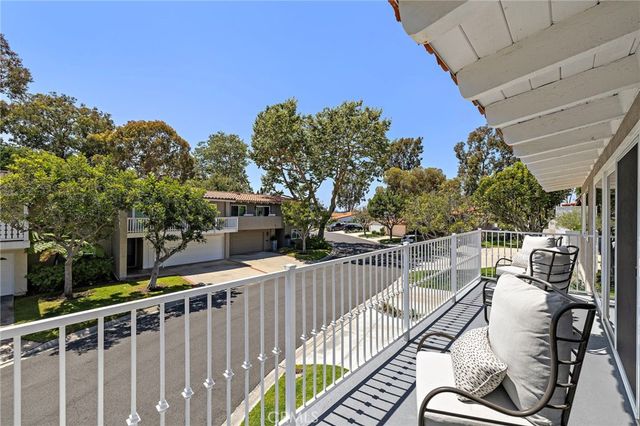 362 Vista Madera, Newport Beach, CA 92660