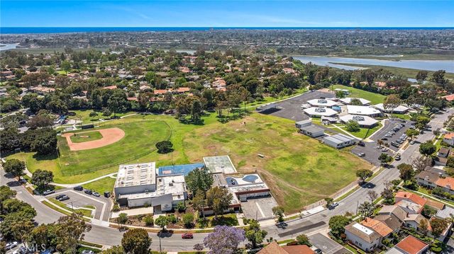 362 Vista Madera, Newport Beach, CA 92660