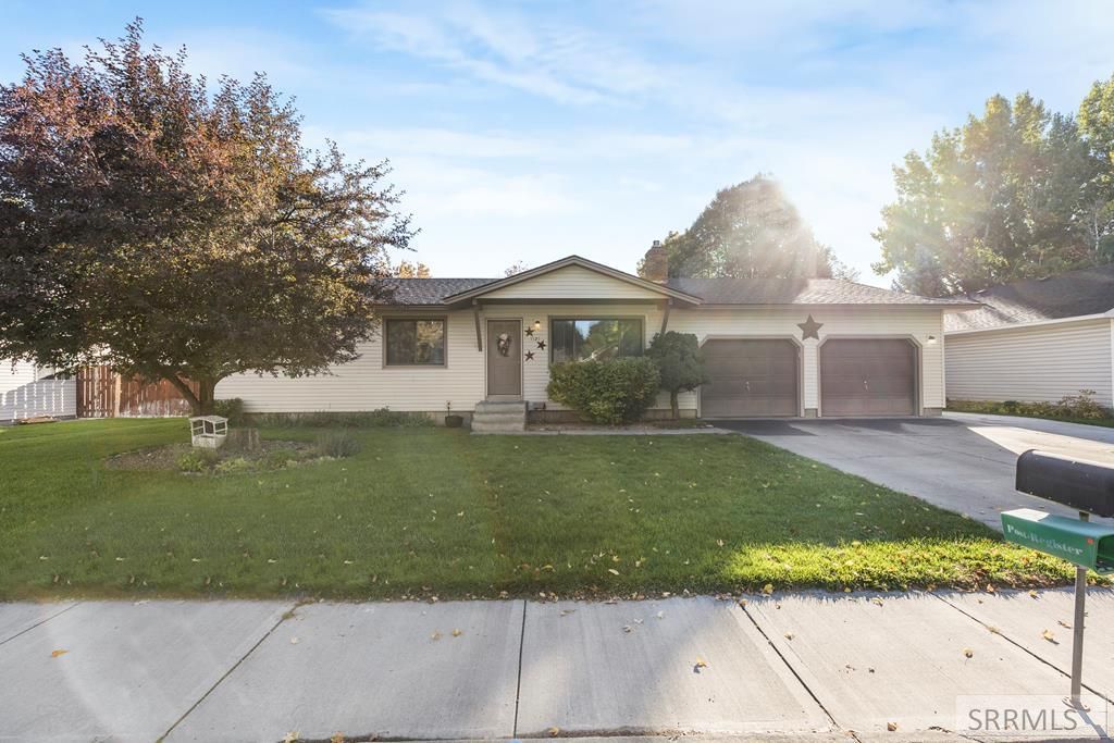1121 Country Road, Idaho Falls, ID 83402