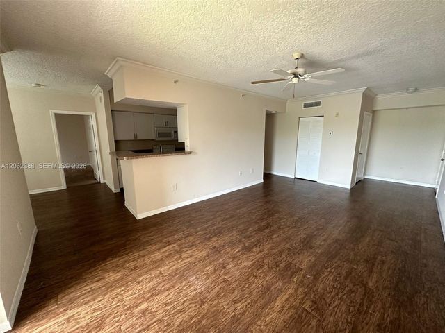 11600 SW 2nd St 18208, Pembroke Pines, FL 33025