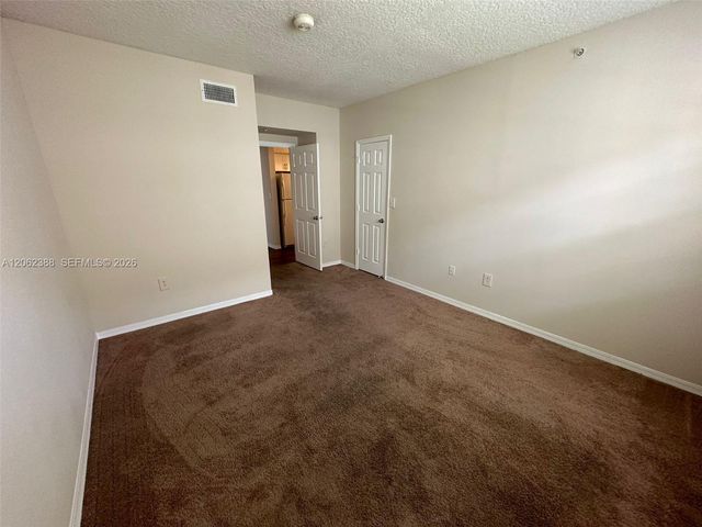 11600 SW 2nd St 18208, Pembroke Pines, FL 33025