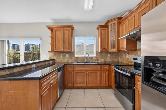 6776 SW 22nd Street, Miami, FL 33155