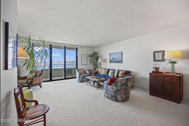 1 Channel Drive 708, Monmouth Beach, NJ 07750