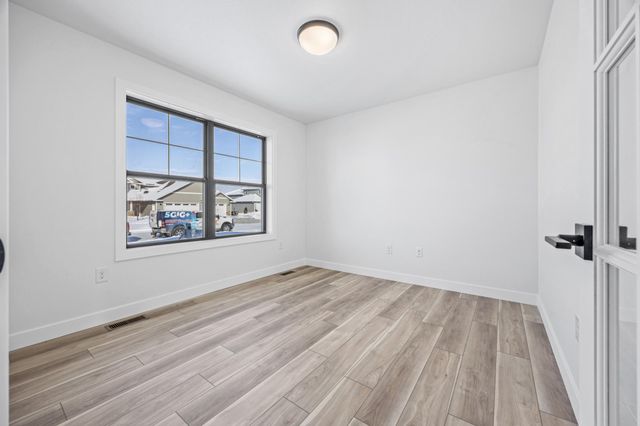 8916 Meadowlark Parkway, Horace, ND 58047