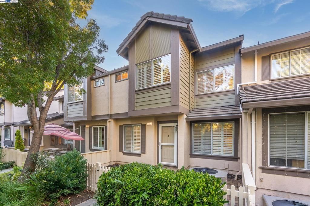 7472 Oxford Cir, Dublin, CA 94568