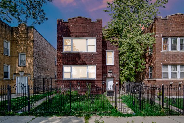8114 S Manistee Avenue, Chicago, IL 60617