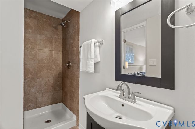 5209 Hollymead Dr, Henrico, VA 23223