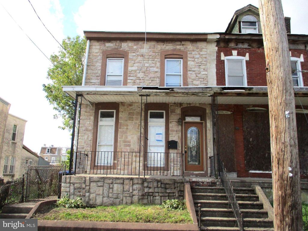 350 PARKER ST, CHESTER, PA 19013 — exterior