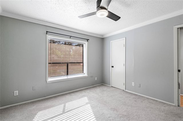 514 Hickory Street, Huntsville, TX 77320