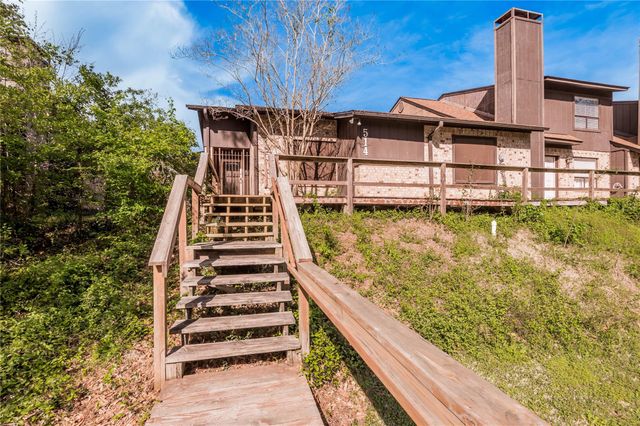 514 Hickory Street, Huntsville, TX 77320