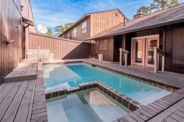 514 Hickory Street, Huntsville, TX 77320