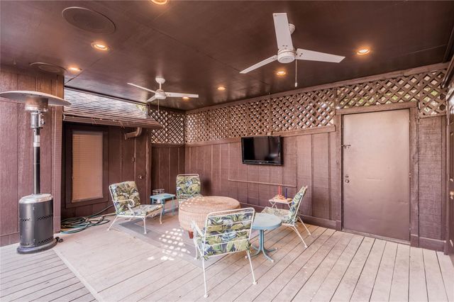 514 Hickory Street, Huntsville, TX 77320