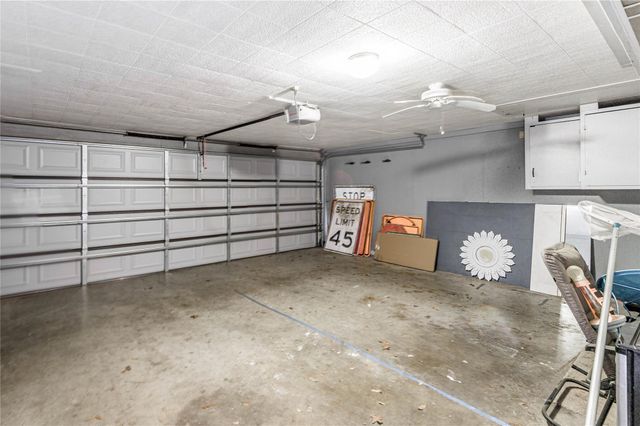 514 Hickory Street, Huntsville, TX 77320