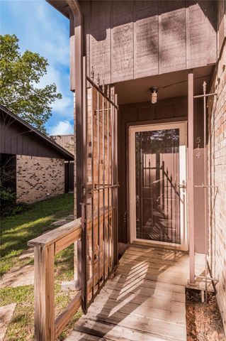514 Hickory Street, Huntsville, TX 77320