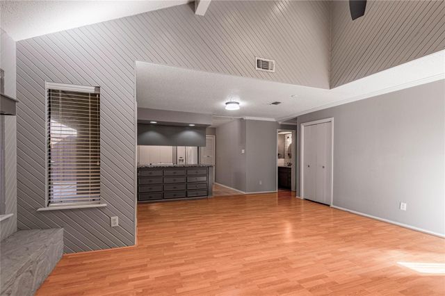 514 Hickory Street, Huntsville, TX 77320