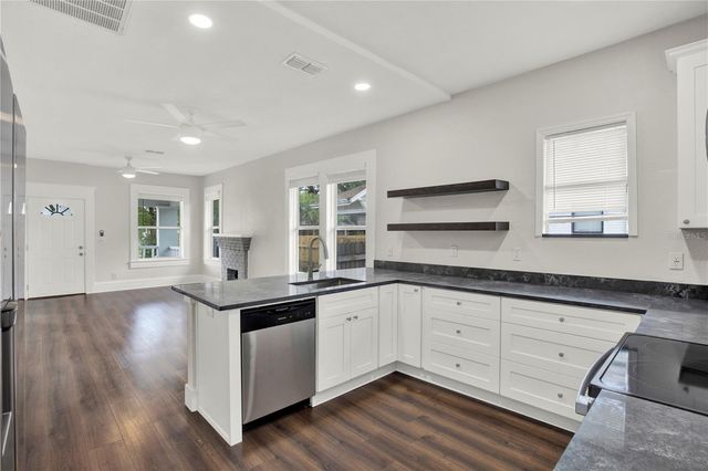 112 E EMILY STREET, Tampa, FL 33603