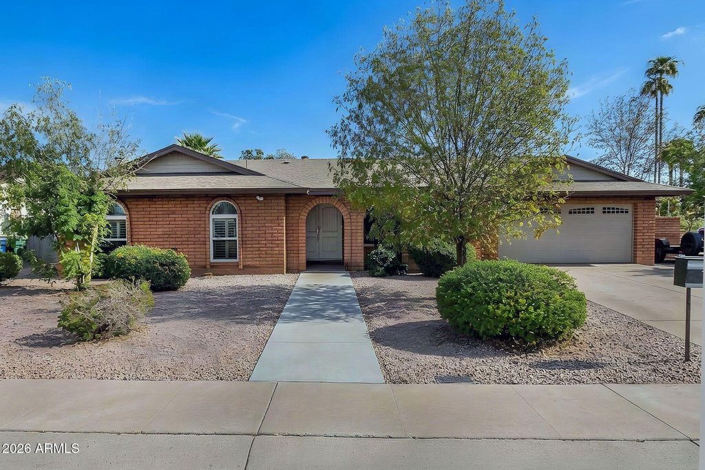 3815 S SHANNON Drive, Tempe, AZ 85282 — exterior
