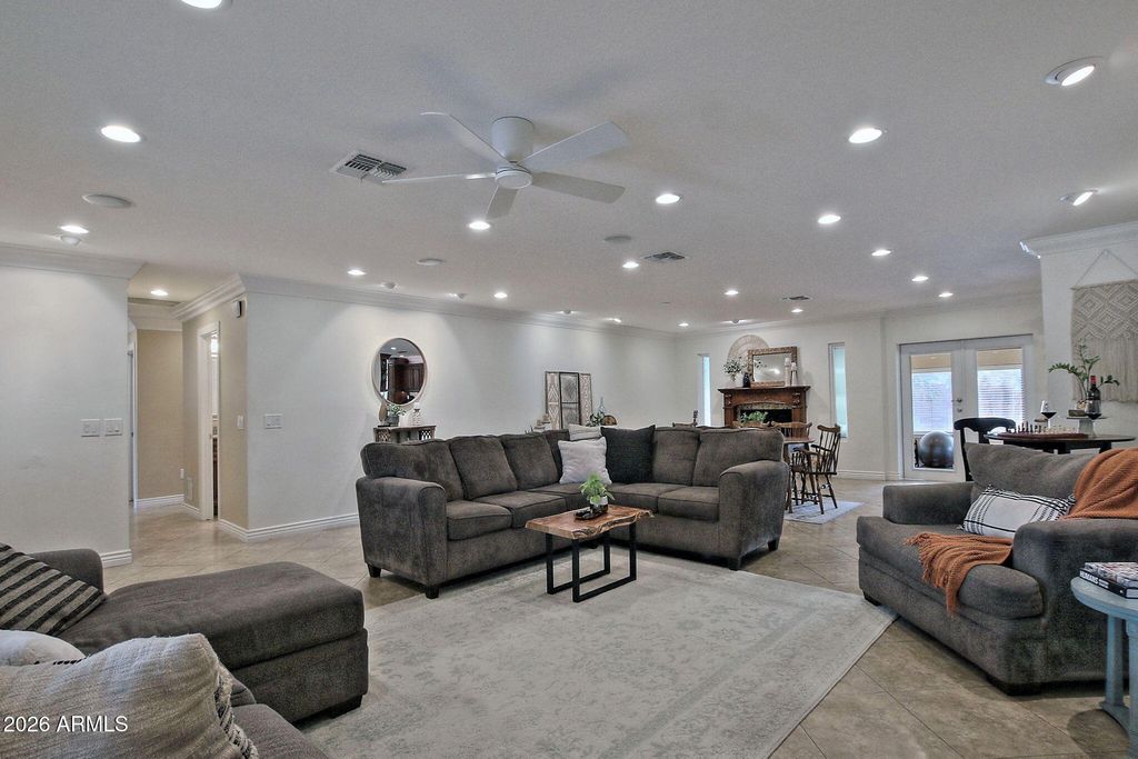 3815 S SHANNON Drive, Tempe, AZ 85282 — photo 3