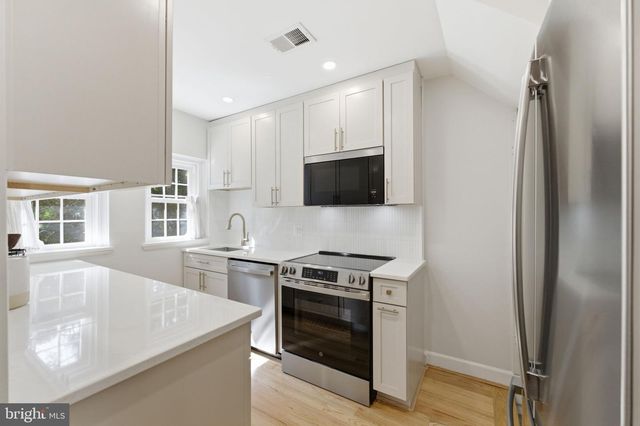 4892 28TH ST S, Arlington, VA 22206