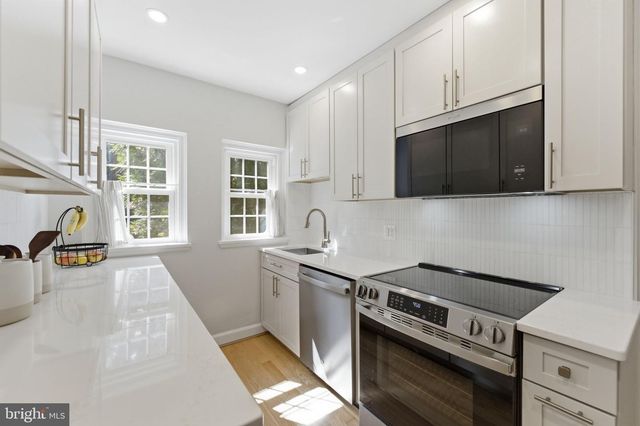 4892 28TH ST S, Arlington, VA 22206