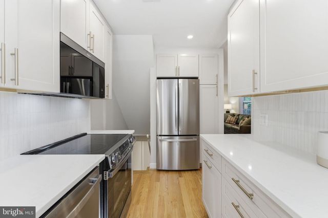 4892 28TH ST S, Arlington, VA 22206