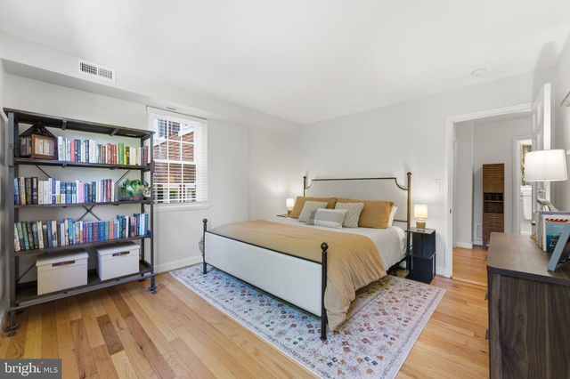 4892 28TH ST S, Arlington, VA 22206