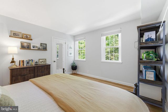 4892 28TH ST S, Arlington, VA 22206