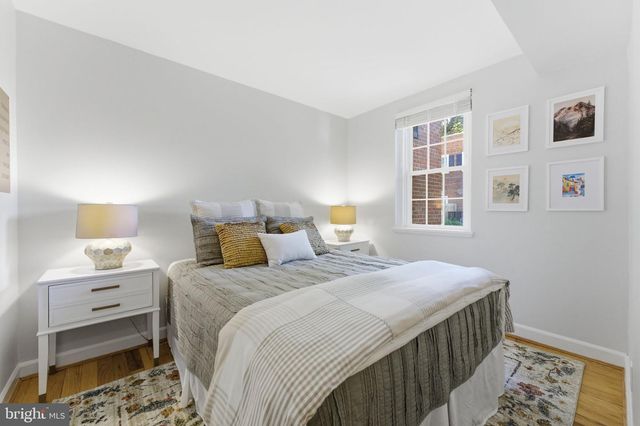 4892 28TH ST S, Arlington, VA 22206