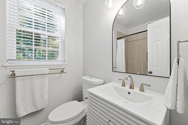 4892 28TH ST S, Arlington, VA 22206