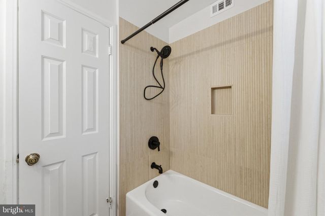 4892 28TH ST S, Arlington, VA 22206