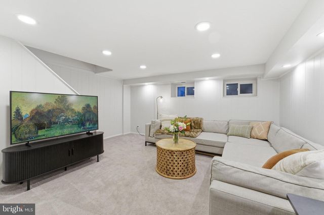 4892 28TH ST S, Arlington, VA 22206