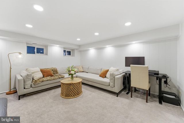 4892 28TH ST S, Arlington, VA 22206